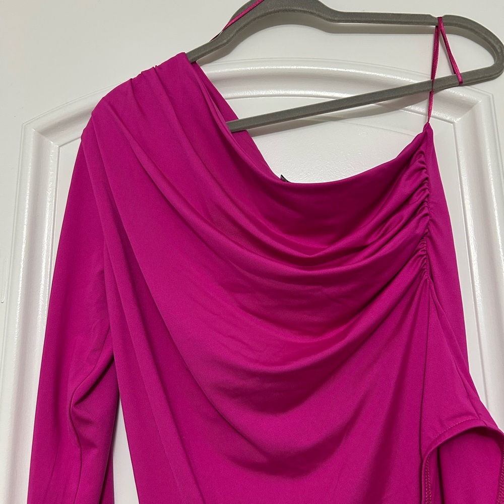 Asymmetrical top - Picture 2 of 3